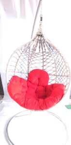 تاب آویز مکرومه سهند نیک با کوسن قرمز و پایه فلزی - تولید تبریز