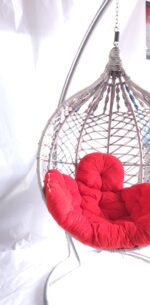 تاب آویز مکرومه سهند نیک با کوسن قرمز و پایه فلزی - تولید تبریز